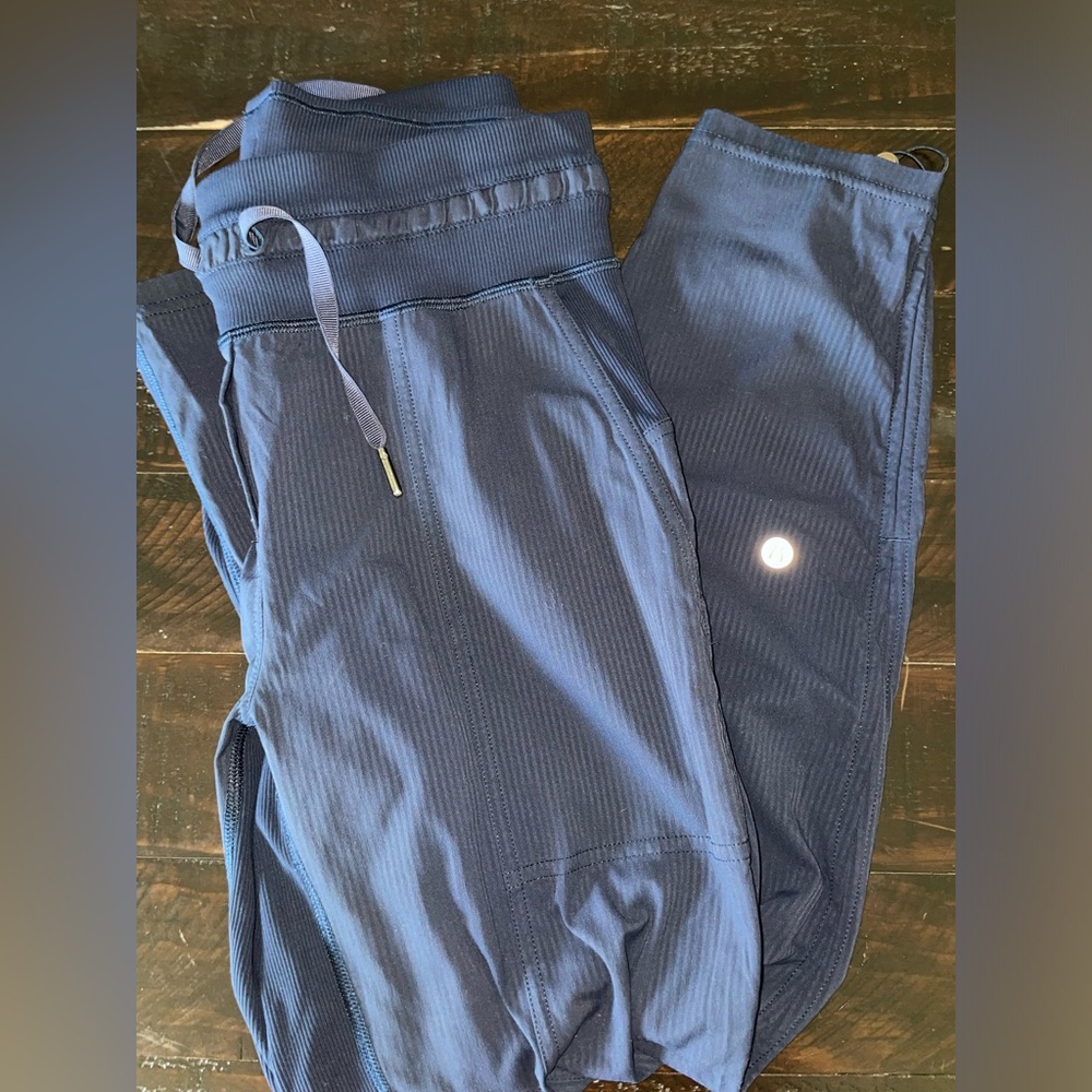 Lululemon Dance Studio Cropped Pants